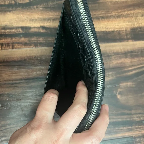 Black Embossed Leather Wallet - Picture 3 of 8